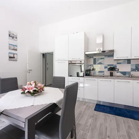 Sanda By Interhome